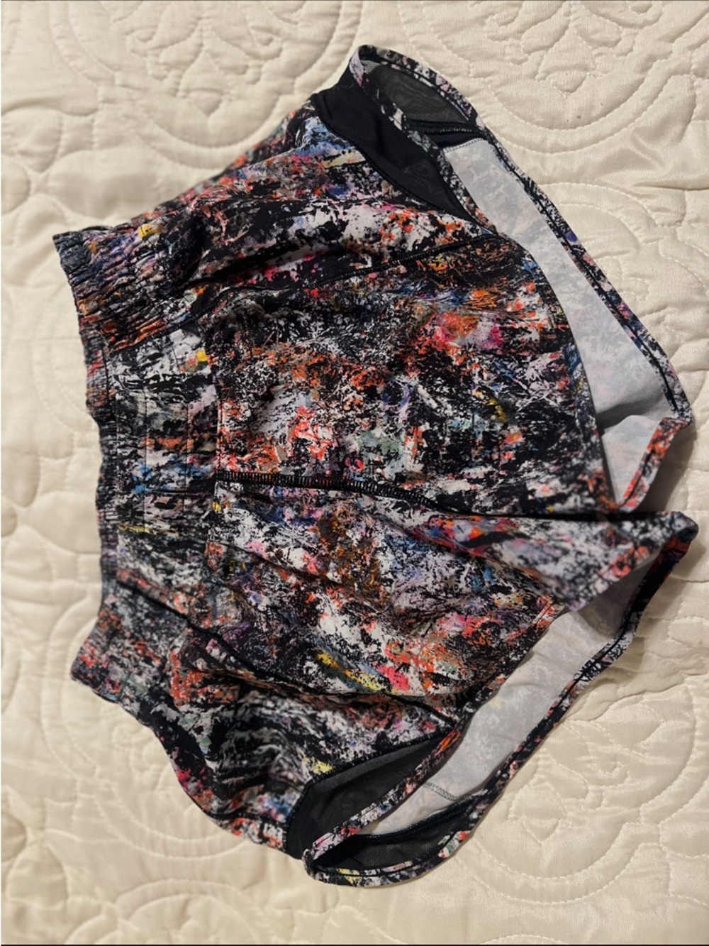 Lululemon hotty hot Abstract Paint-Splash Running Shorts size 2